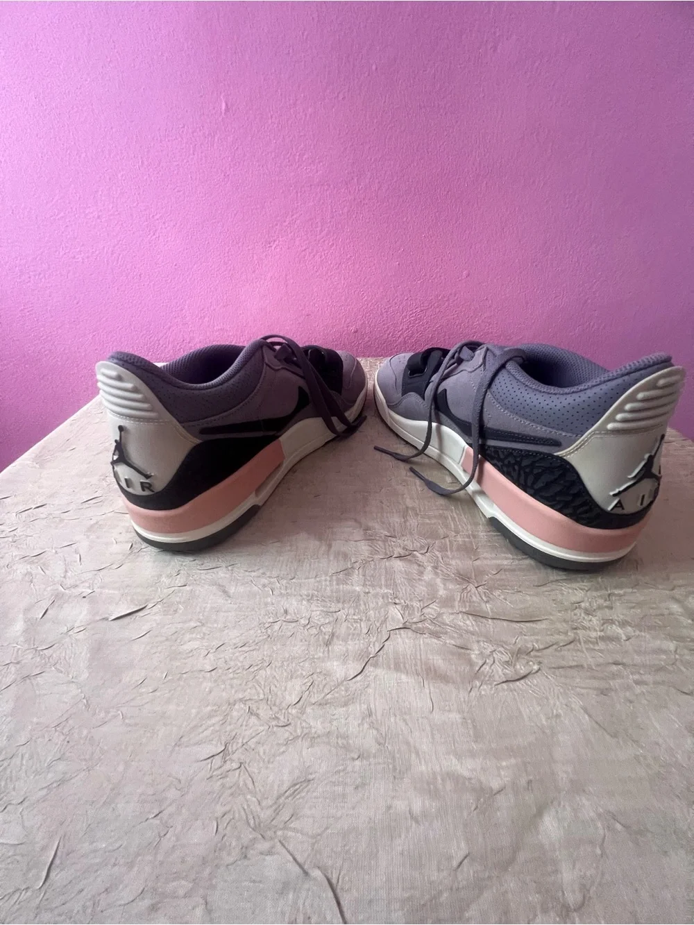 Nike Air Jordan Legacy 312 Low Gray Pink Black Men’s Size 10 Sneakers